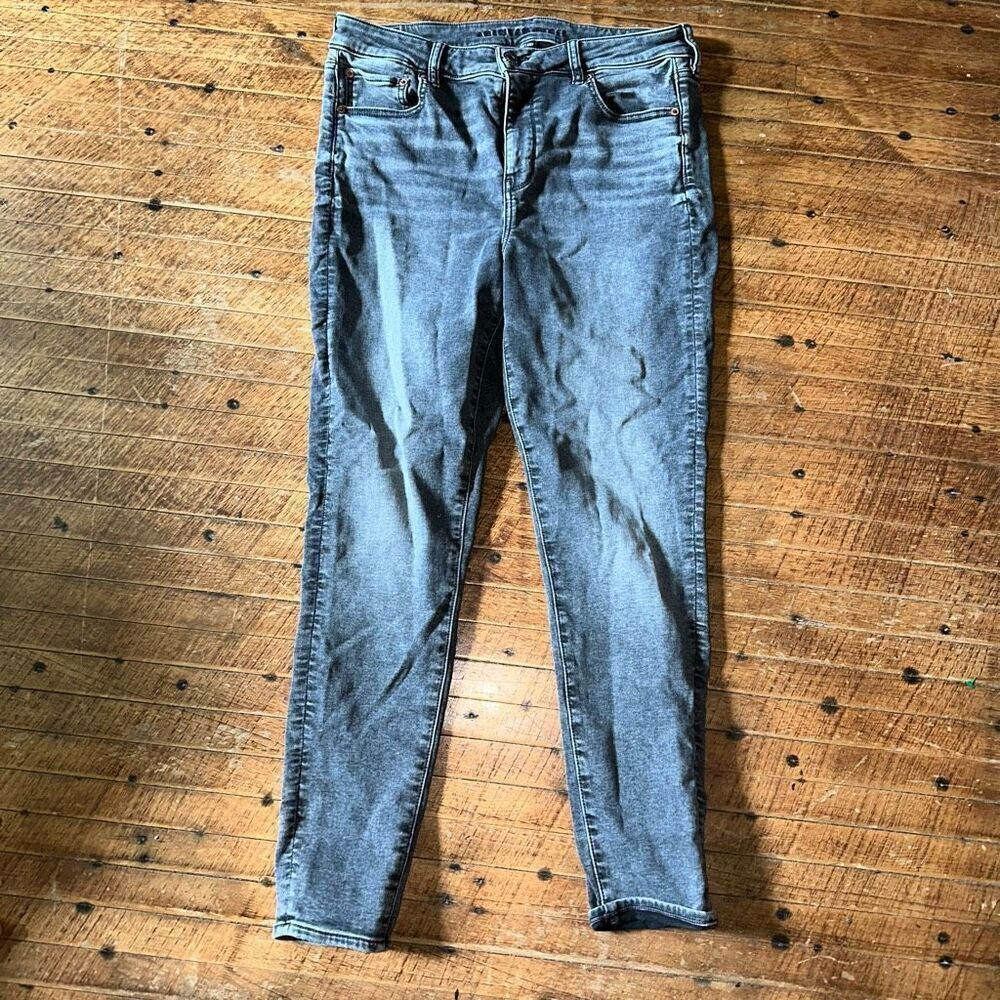 American Eagle back hi-rise distressed normcore 16 jeggings